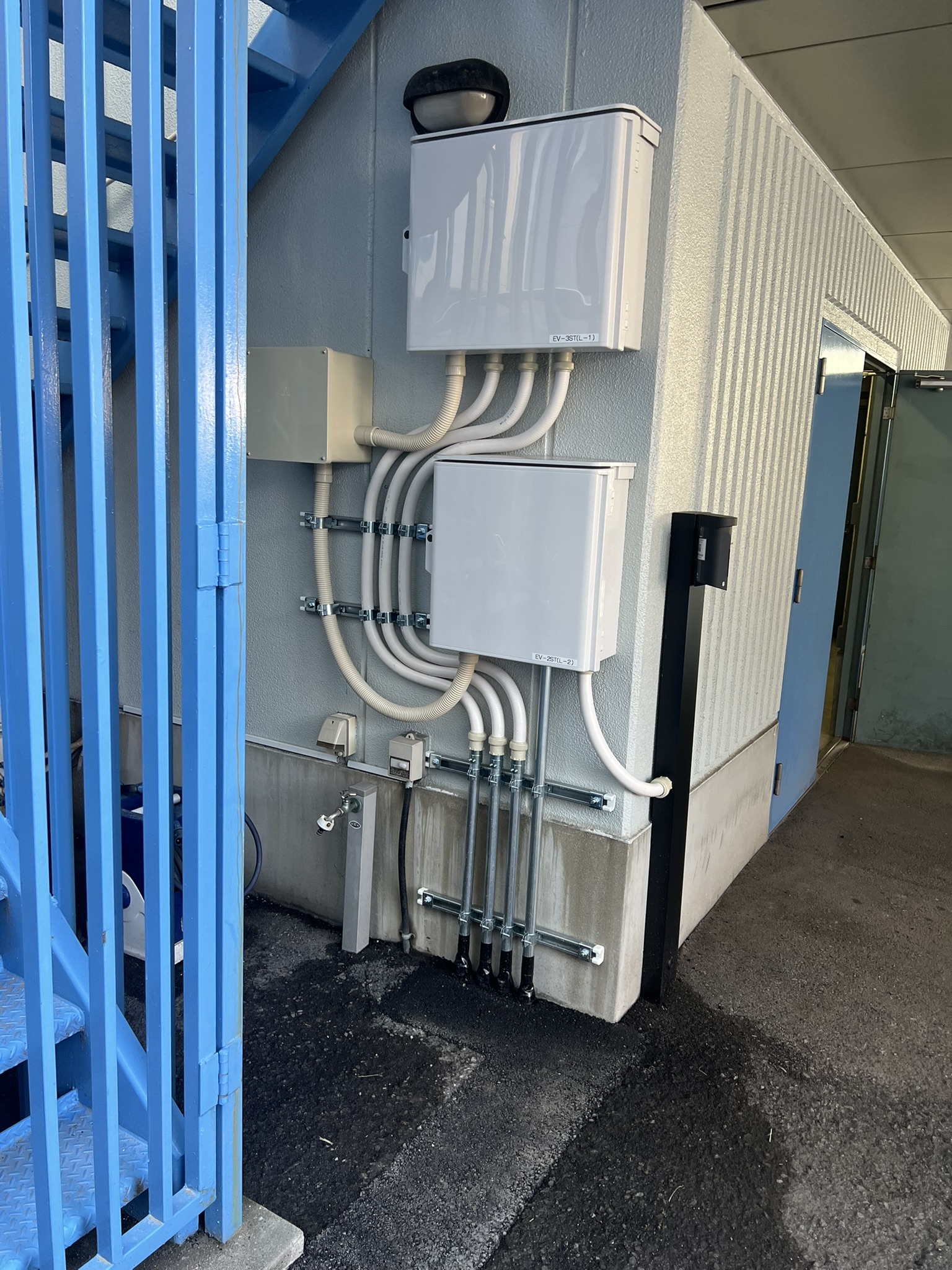 大阪府　商社　従業員駐車場